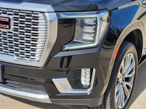 Used 2022 GMC Yukon XL Denali w/ Denali Ultimate Package image 10