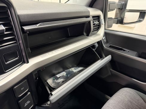 Used 2024 Ford F250 XLT w/ FX4 Off-Road Package AWD/4WD image 27