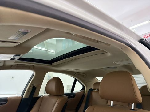 Used 2017 Lexus LS 460 w/ Comfort Package image 14