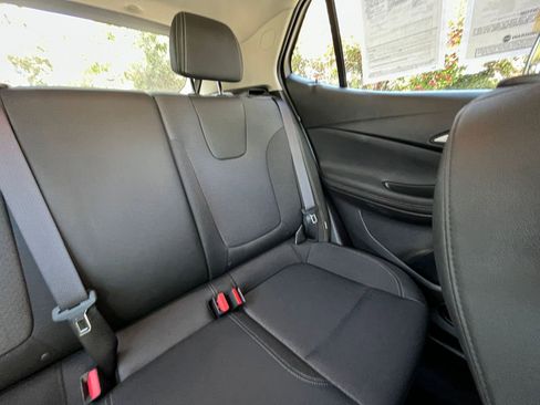 Used 2025 Buick Encore GX Preferred FWD image 36