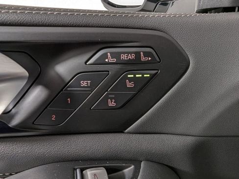 Used 2024 BMW X7 xDrive40i w/ Executive Package image 16