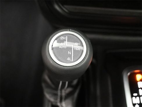 Used 2023 Jeep Wrangler Unlimited Sahara image 24