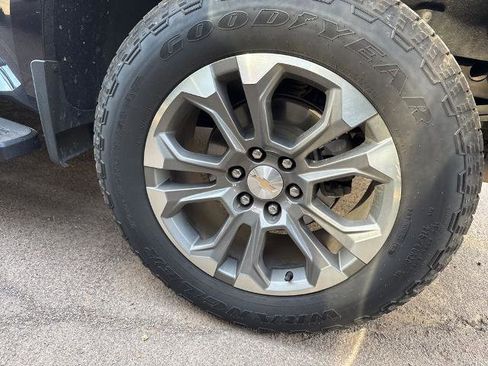 Used 2022 Chevrolet Silverado 1500 High Country image 17