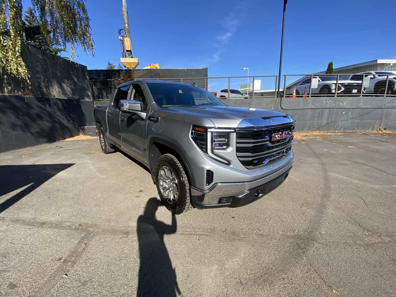 Used 2025 GMC Sierra 1500 SLT AWD/4WD image 8