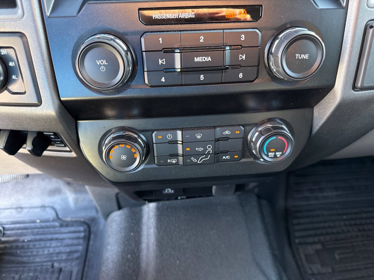 Used 2022 Ford F250 XL w/ Power Equipment Group AWD/4WD image 24