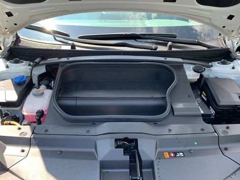 Used 2023 Hyundai Ioniq 6 Limited RWD image 9