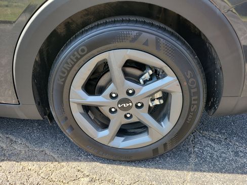 Used 2025 Kia K4 LXS image 27