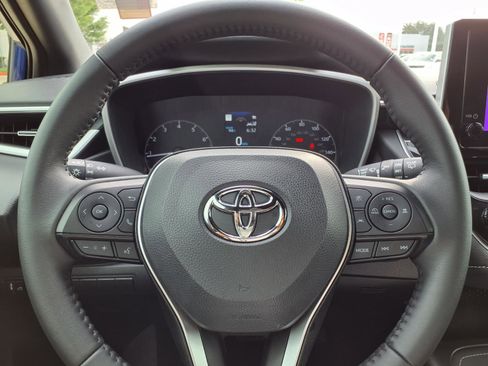 Certified 2025 Toyota Corolla SE FWD image 18