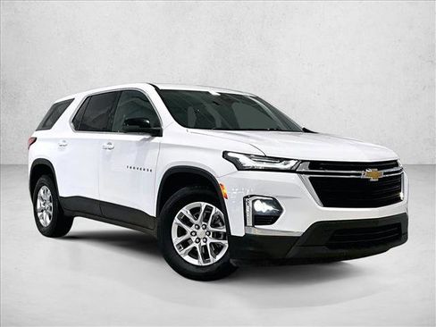 Used 2023 Chevrolet Traverse LS FWD image 12