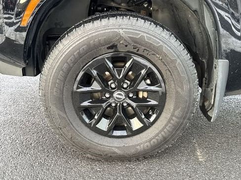 Used 2024 Nissan Frontier SV image 32