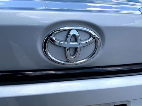 Used 2024 Toyota Corolla LE FWD image 31