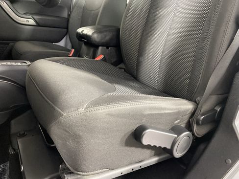 Used 2016 Jeep Wrangler Unlimited Sport AWD/4WD image 15