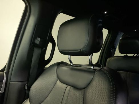 Used 2024 Jeep Wagoneer L Series III w/ Flexible Seating Group image 27