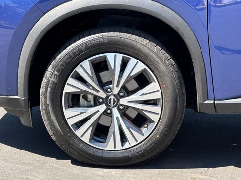 Certified 2023 Nissan Rogue SV image 32