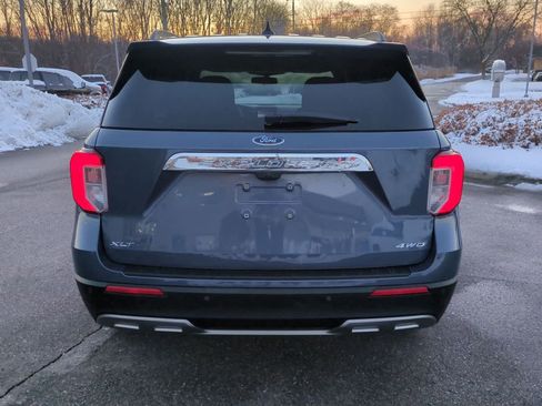 Certified 2021 Ford Explorer XLT w/ Equipment Group 202A image 7