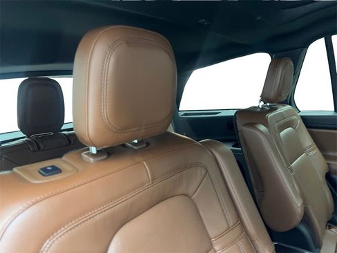 Used 2022 Lincoln Aviator Reserve w/ Equipment Group 201A image 43