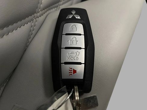 Used 2024 Mitsubishi Outlander SEL image 34