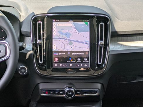 New 2026 Volvo XC40 B5 Core w/ Protection Package Premier image 24