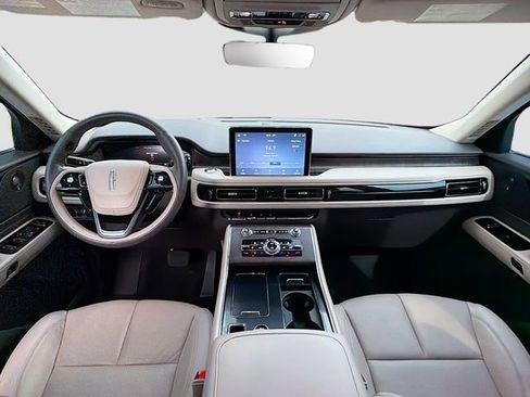 Used 2023 Lincoln Aviator Reserve w/ Equipment Group 201A image 17