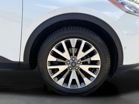 Used 2020 Ford Escape Titanium image 12