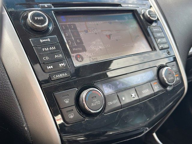 Used 2013 Nissan Altima 2.5 SL w/ Technology Pkg FWD image 25