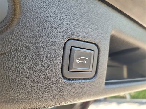 Used 2024 Chevrolet Equinox LT image 28