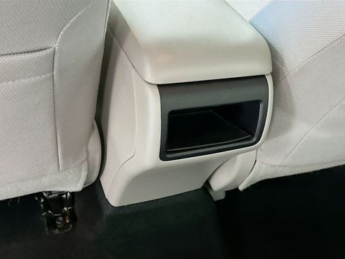 Used 2014 Toyota Camry LE FWD image 27