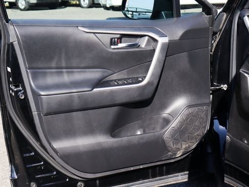 Used 2022 Toyota RAV4 XLE image 14