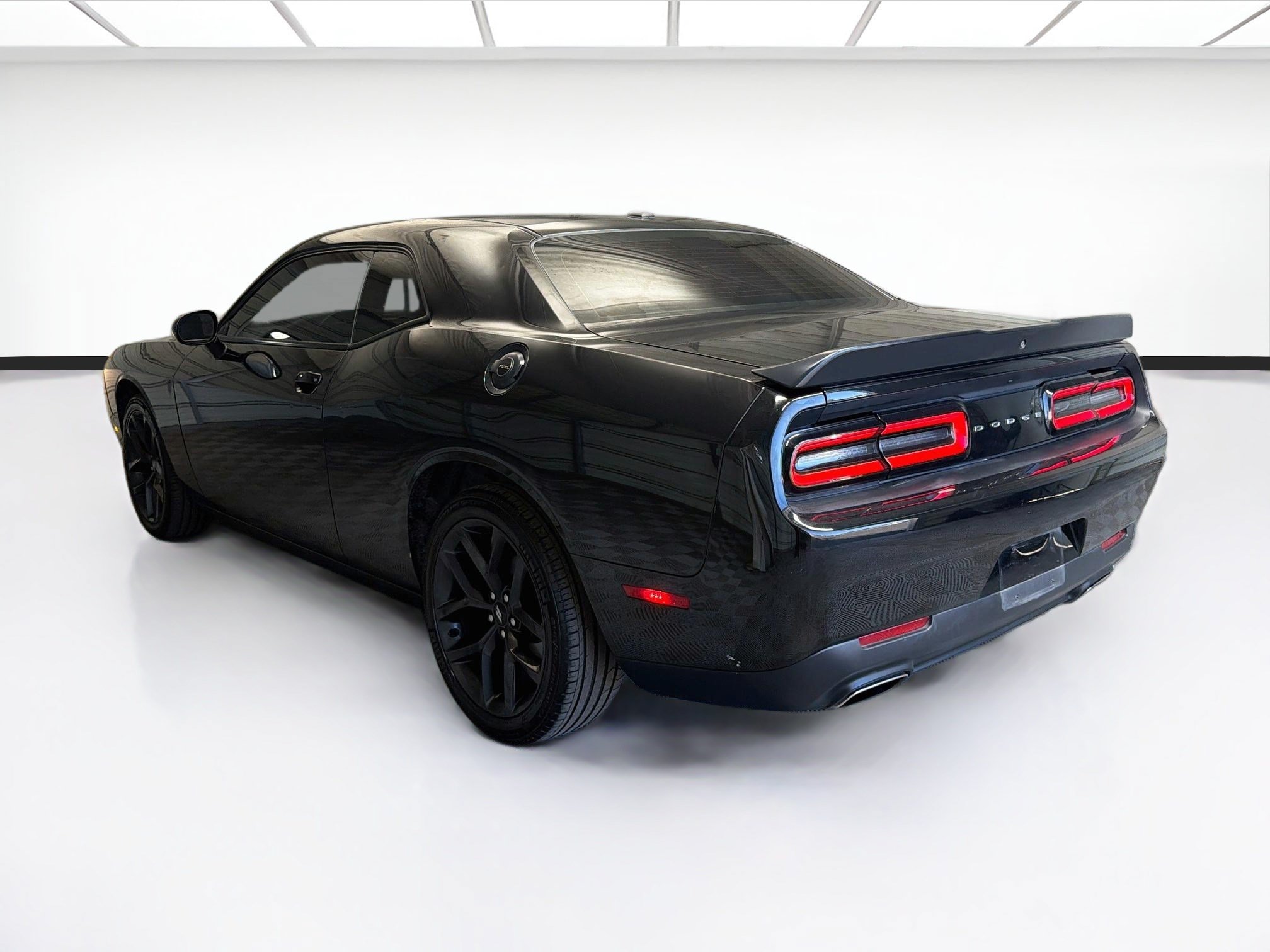 Used 2019 Dodge Challenger SXT w/ Blacktop Package RWD image 6