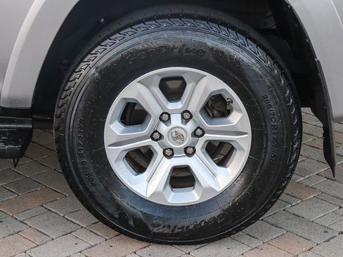 Certified 2019 Toyota 4Runner SR5 Premium image 11