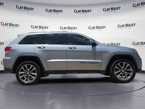 Used 2018 Jeep Grand Cherokee Limited AWD/4WD image 6