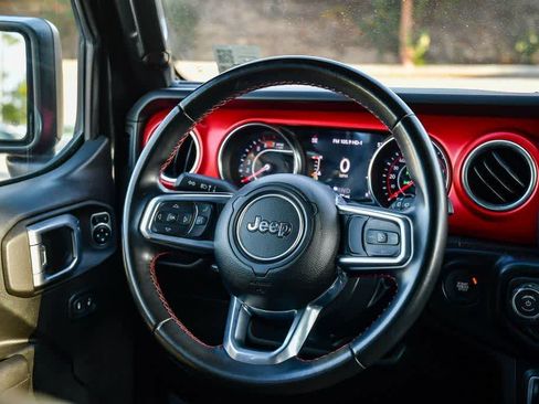 Used 2022 Jeep Wrangler Unlimited Rubicon image 14