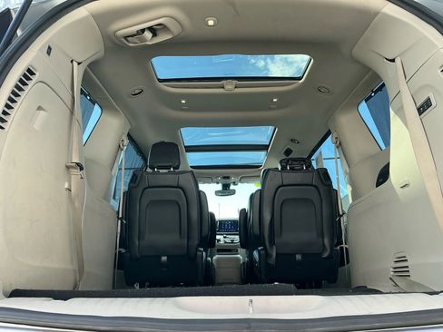 Used 2020 Chrysler Pacifica Limited image 10