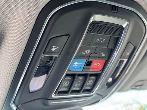 Used 2023 Jeep Grand Cherokee 4WD 4xe image 28