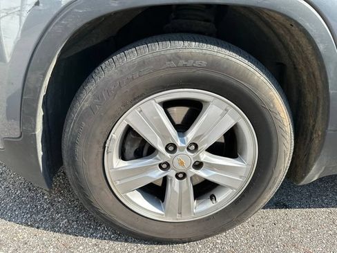 Used 2019 Chevrolet Trax LT w/ LT Convenience Package FWD image 9