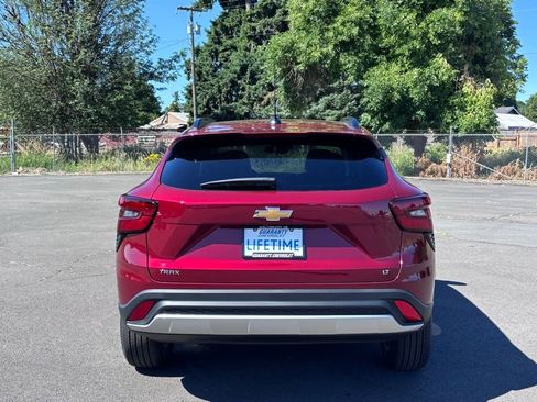 New 2025 Chevrolet Trax LT image 6