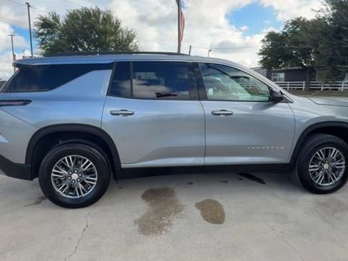 Used 2026 Chevrolet Traverse LT w/ Driver Confidence Package FWD image 9