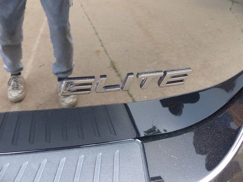Used 2024 Honda Odyssey Elite image 9