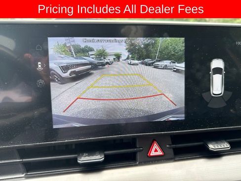 Used 2025 Kia Sportage EX FWD image 7