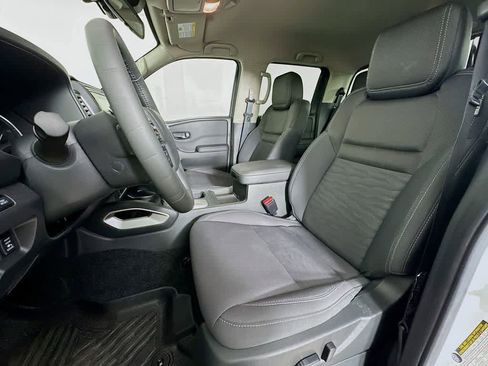 Used 2024 Nissan Frontier SV w/ Technology Package image 12