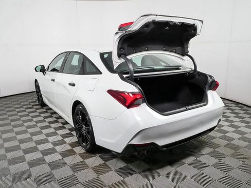 Used 2021 Toyota Avalon XSE FWD image 31