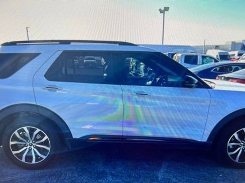 Used 2020 Ford Explorer ST w/ Premium Technology Package image 3