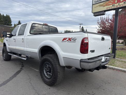 Used 2005 Ford F350 Lariat image 8