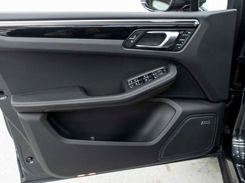 Used 2024 Porsche Macan w/ Premium Plus Package image 14