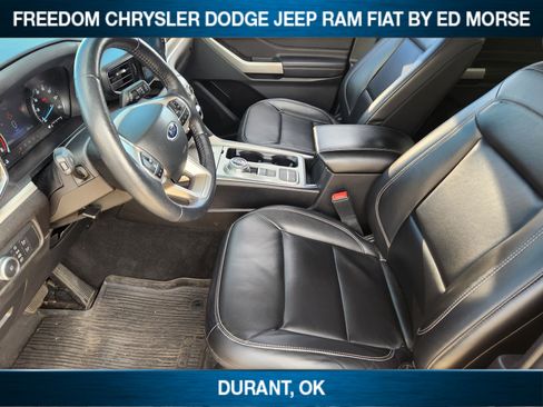 Used 2022 Ford Explorer XLT w/ Equipment Group 202A image 10