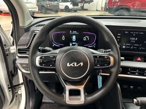 Used 2024 Kia Sportage LX AWD/4WD image 17