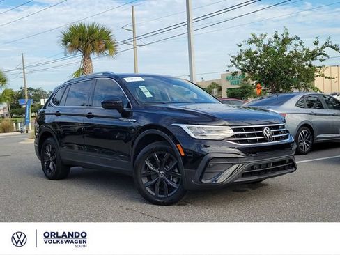 Certified 2024 Volkswagen Tiguan SE AWD/4WD image 1