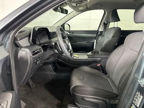 Used 2023 Hyundai Palisade SE image 11