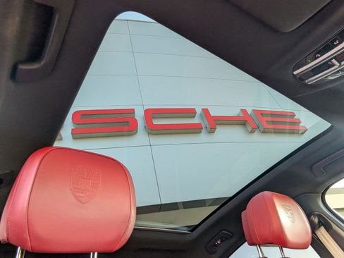 Certified 2023 Porsche Cayenne Coupe image 27