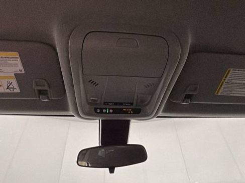 Used 2024 Chevrolet Equinox LT FWD image 25